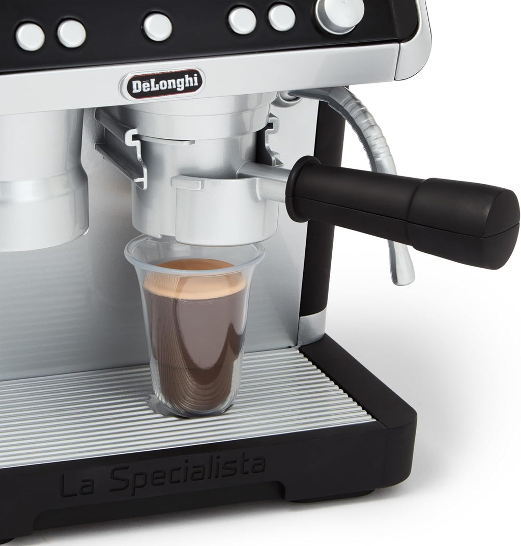 De'Longhi Toys Barista Coffee Machine. Toy Kitchen Playset for Kids with Moving Parts, Realistic Sounds and Magic Coffee Reveal. For Children Aged 3+, Silver, Black