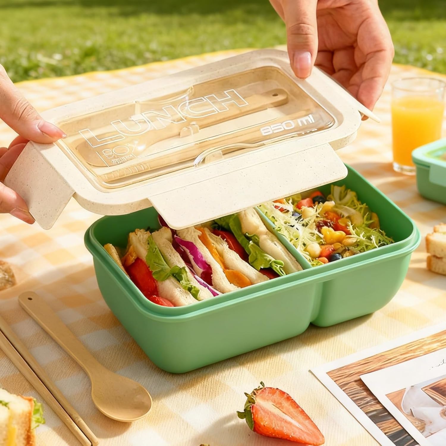 850ml Divided Lunch Box – Portable Large Capacity Microwave Bento Box with Fork & Spoon, Leakproof Food Storage Container for School, Office, Camping