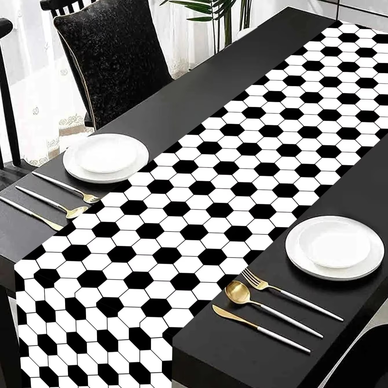 Black & White Checkered Table Runner – Soccer Party Polyester Table Cover for Kitchen, Birthday Party & Picnic Decoration
