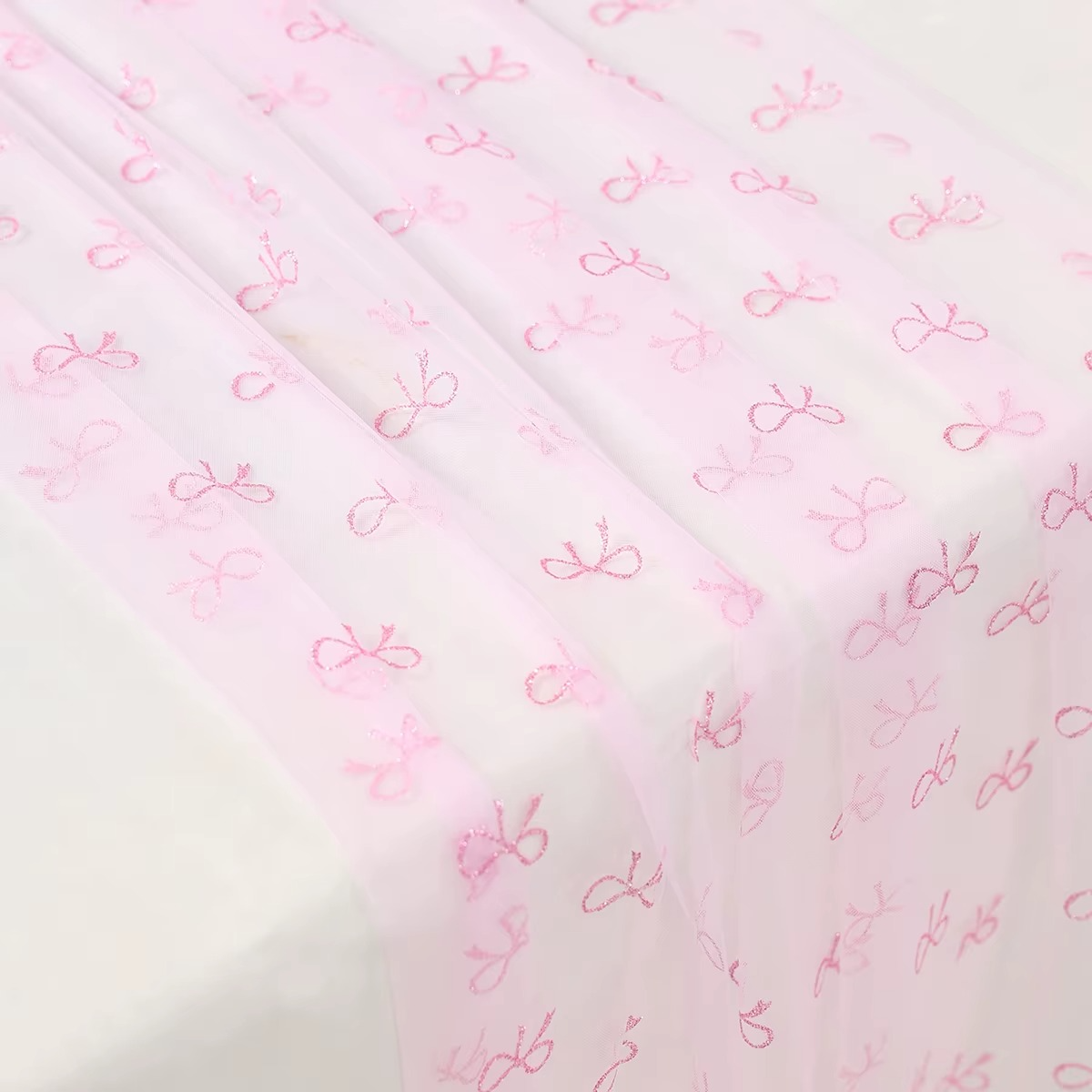 Pink Bow Theme Table Runner – Mesh Lace Birthday Decoration, Girls Pink Bow Party Table Runner for Birthday, Baby Shower & Wedding Party Supplies