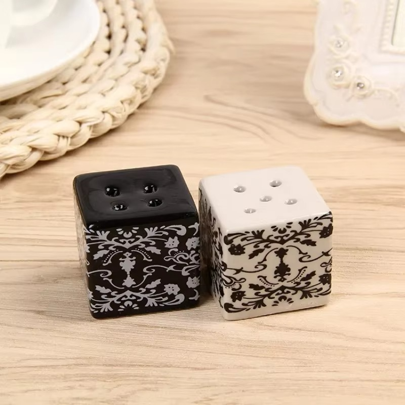 Ceramic Spice Bottle Gift Box Set – Black & White Dice Design Salt & Pepper Shakers, Creative Square Seasoning Jars Kitchen Storage